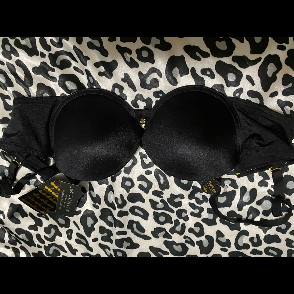 Removable straps bra